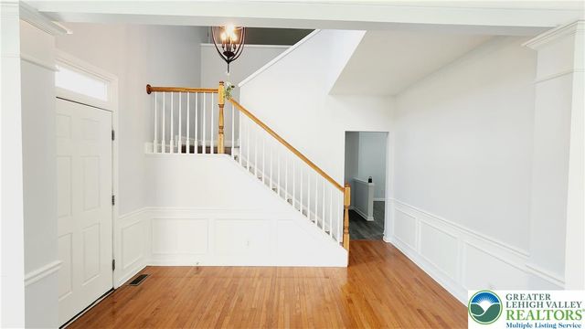 1816 Emerald Drive, South Whitehall Twp, PA 18069