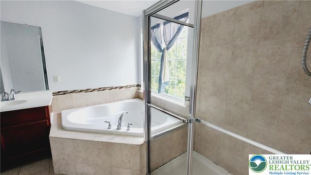 1816 Emerald Drive, South Whitehall Twp, PA 18069