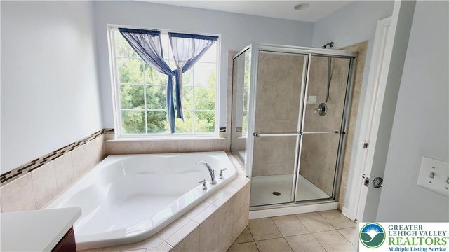 1816 Emerald Drive, South Whitehall Twp, PA 18069