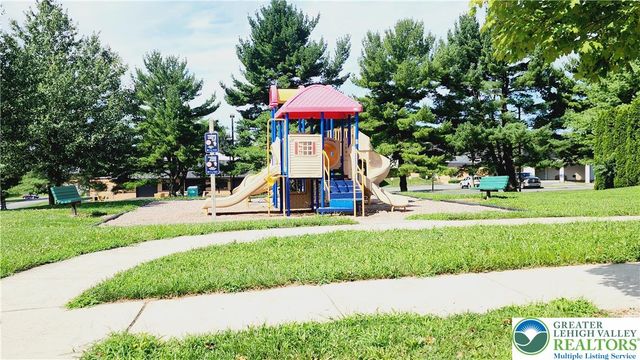 1816 Emerald Drive, South Whitehall Twp, PA 18069
