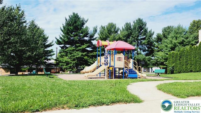 1816 Emerald Drive, South Whitehall Twp, PA 18069