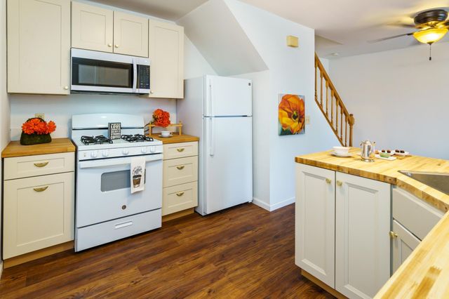 10005 Russell Avenue N 3, Brooklyn Park, MN 55444