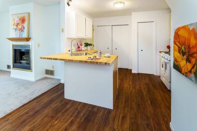 10005 Russell Avenue N 3, Brooklyn Park, MN 55444