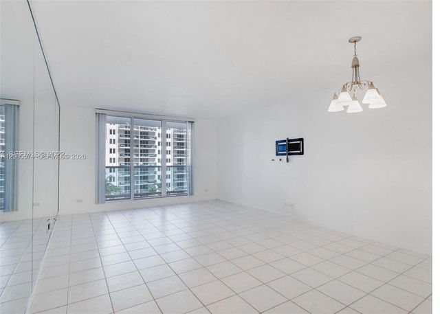 2301 Collins Ave 817, Miami Beach, FL 33139
