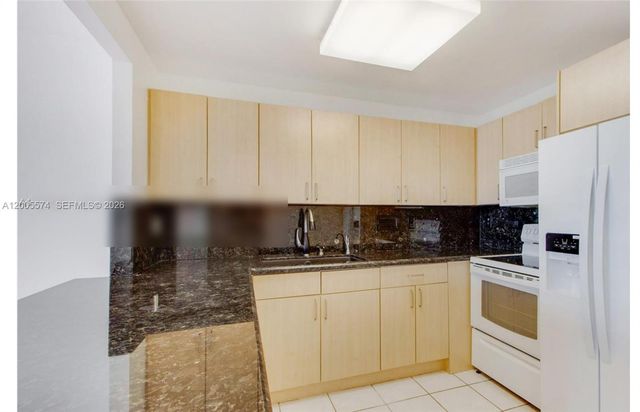 2301 Collins Ave 817, Miami Beach, FL 33139