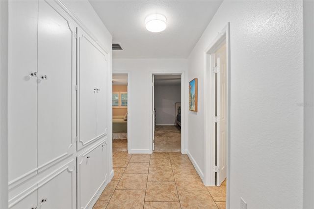 415 SE 22ND AVENUE, Ocala, FL 34471