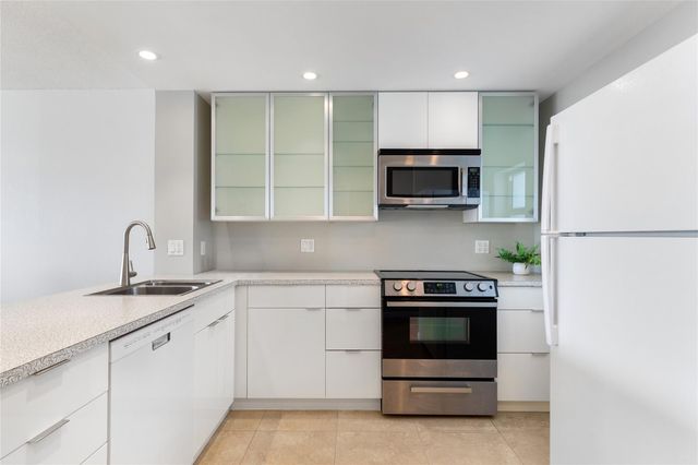 390 N Federal Highway 301, Deerfield Beach, FL 33441