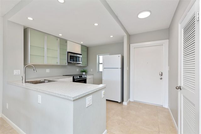 390 N Federal Highway 301, Deerfield Beach, FL 33441