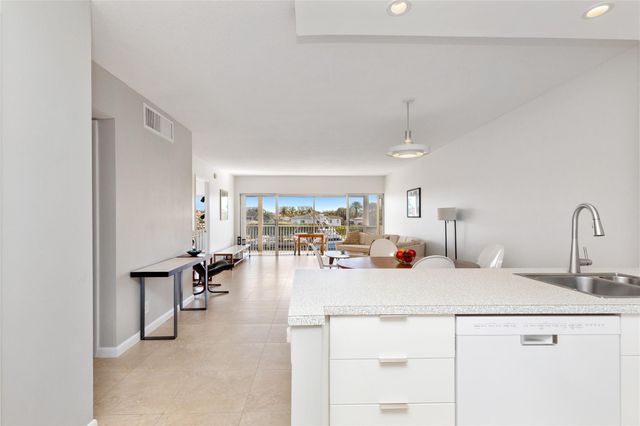 390 N Federal Highway 301, Deerfield Beach, FL 33441