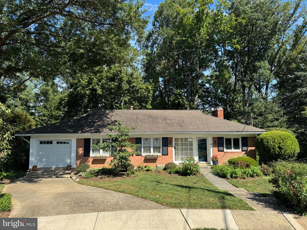 3818 N RIDGEVIEW RD, Arlington, VA 22207