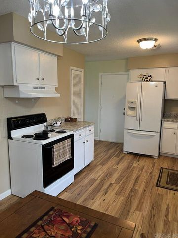 25 Su Lane, Mountain Home, AR 72653