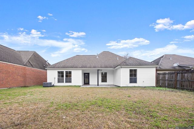 41073 Garden Ct, Gonzales, LA 70737