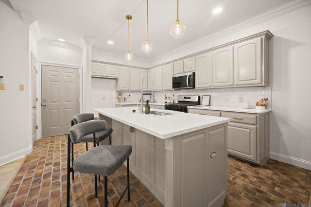 41073 Garden Ct, Gonzales, LA 70737