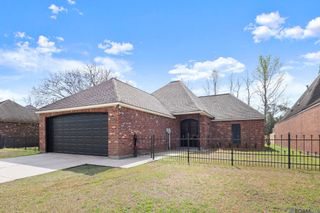 41073 Garden Ct, Gonzales, LA 70737