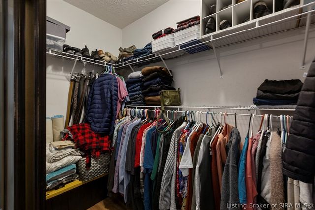 3616 Alyn Court, Jeffersonville, IN 47130