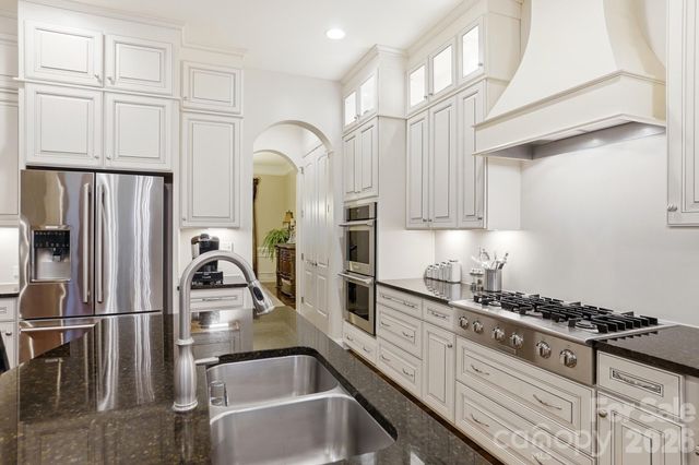 10018 Dressage Lane, Midland, NC 28107