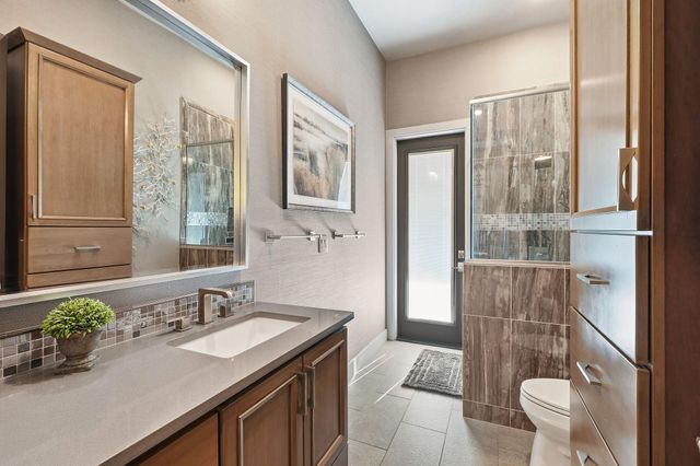 4711 Miramont Circle, Bryan, TX 77802