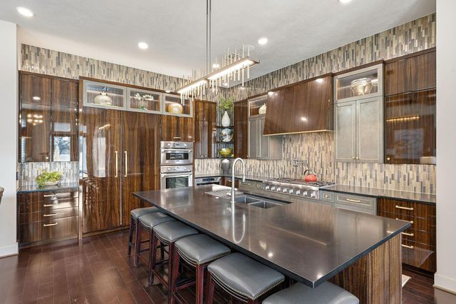 4711 Miramont Circle, Bryan, TX 77802