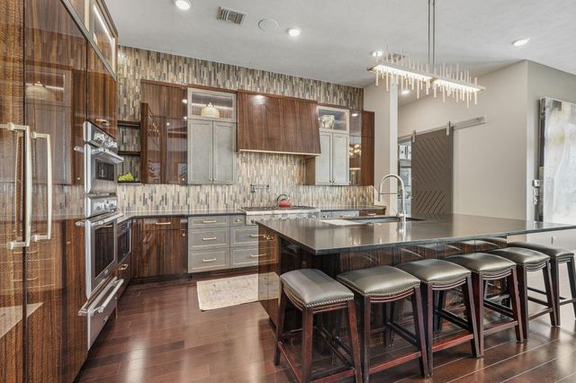 4711 Miramont Circle, Bryan, TX 77802