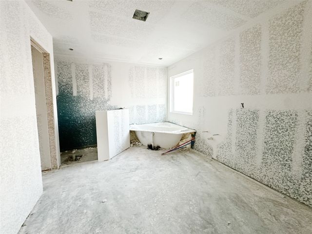 1304 Red Rock Road, Hewitt, TX 76643