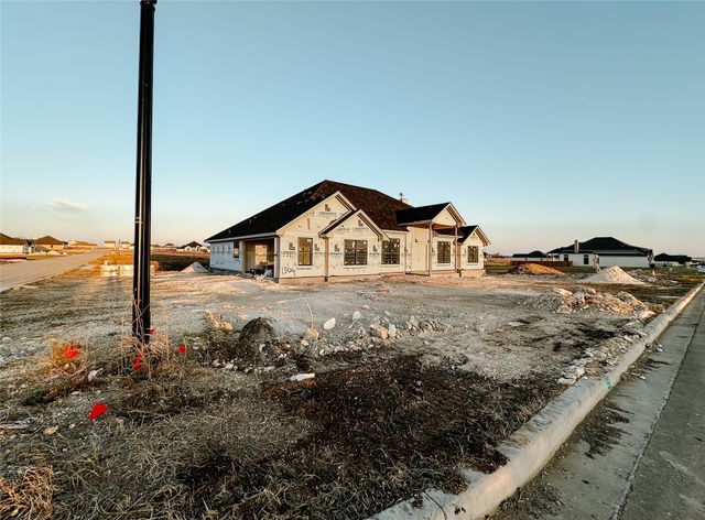 1304 Red Rock Road, Hewitt, TX 76643