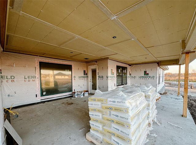 1304 Red Rock Road, Hewitt, TX 76643