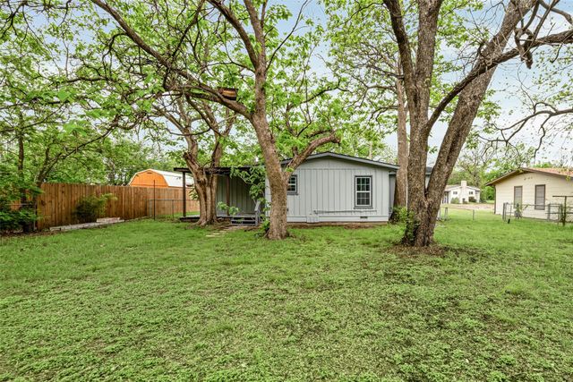 203 S Lancaster Street, Granbury, TX 76048