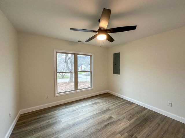 220 Newcomb Avenue, Mt Vernon, KY 40456