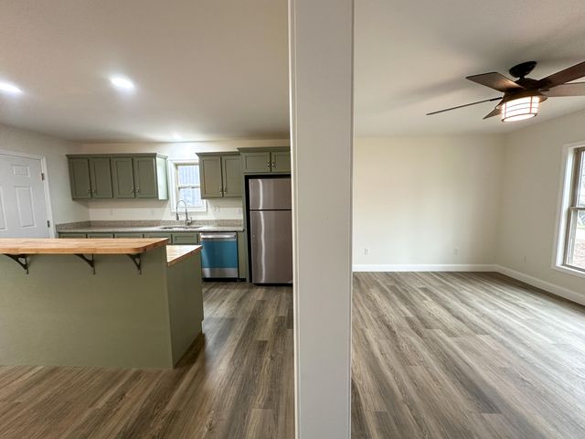 220 Newcomb Avenue, Mt Vernon, KY 40456