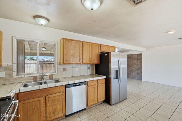 6452 W THOMAS Road, Phoenix, AZ 85033