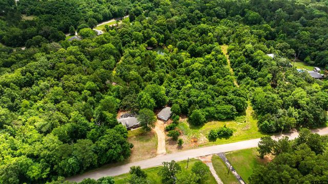 716 Range Rd, Palestine, TX 75801