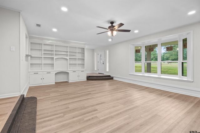 716 Range Rd, Palestine, TX 75801