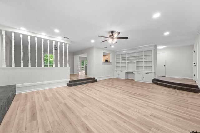 716 Range Rd, Palestine, TX 75801