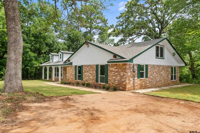 716 Range Rd, Palestine, TX 75801