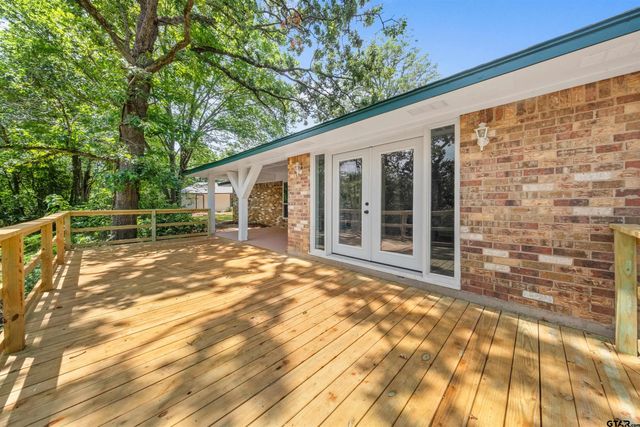 716 Range Rd, Palestine, TX 75801