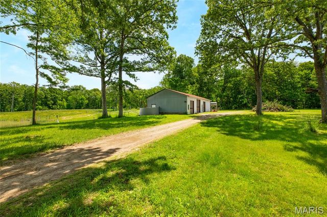 222 Prairietown Road, Dorsey, IL 62021