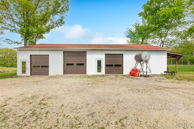 222 Prairietown Road, Dorsey, IL 62021