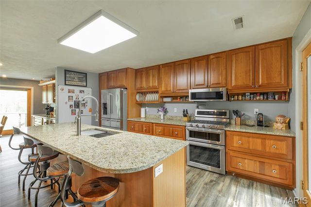 222 Prairietown Road, Dorsey, IL 62021