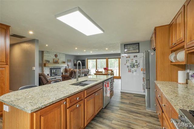 222 Prairietown Road, Dorsey, IL 62021