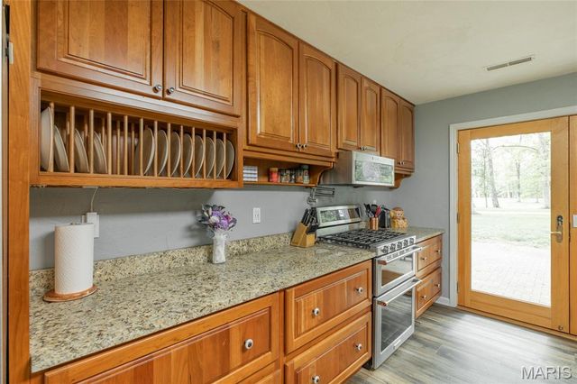 222 Prairietown Road, Dorsey, IL 62021