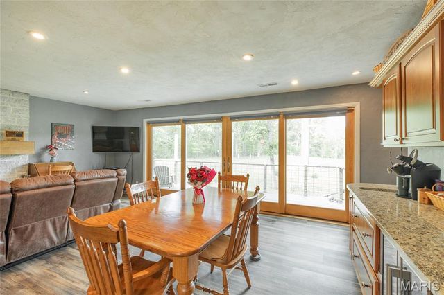222 Prairietown Road, Dorsey, IL 62021
