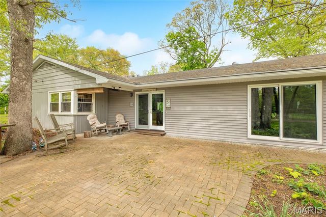 222 Prairietown Road, Dorsey, IL 62021