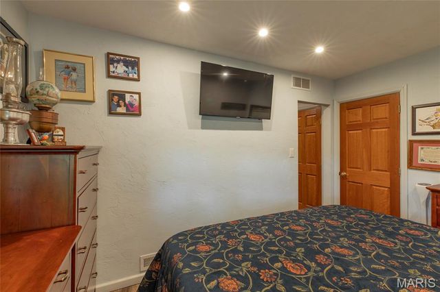 222 Prairietown Road, Dorsey, IL 62021