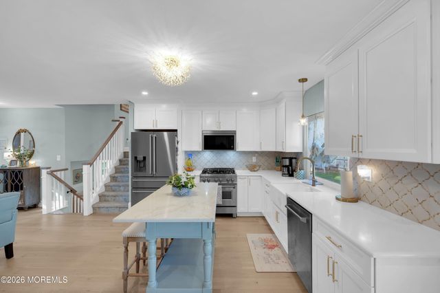 939 Canton Drive, Toms River, NJ 08753