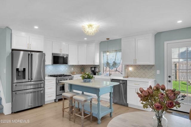 939 Canton Drive, Toms River, NJ 08753