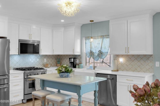 939 Canton Drive, Toms River, NJ 08753