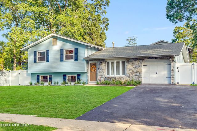 939 Canton Drive, Toms River, NJ 08753