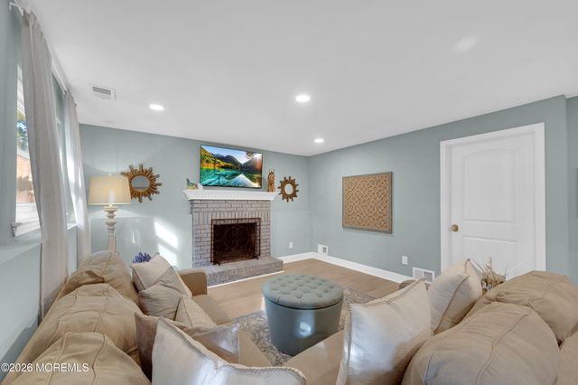 939 Canton Drive, Toms River, NJ 08753