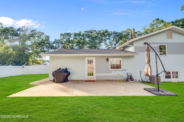 939 Canton Drive, Toms River, NJ 08753