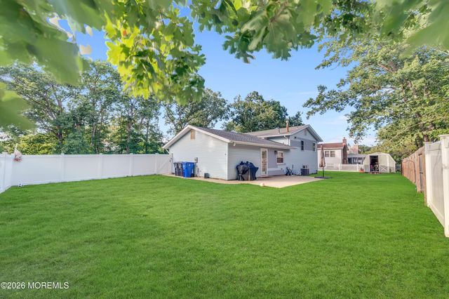 939 Canton Drive, Toms River, NJ 08753